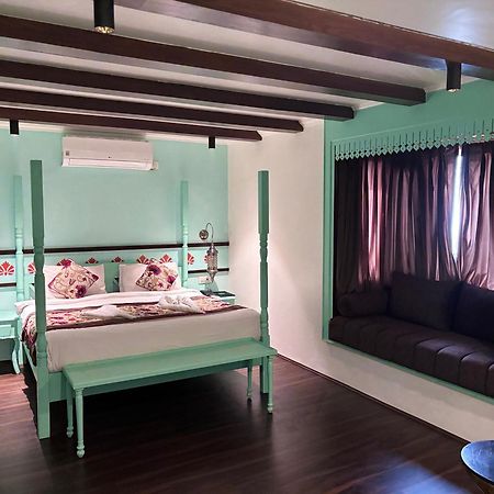 Hotel Green Rooms, Vintage Luxury Near Dal Lake Сринагар Экстерьер фото