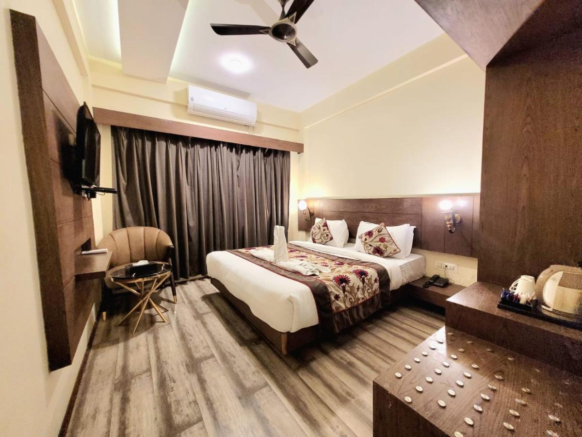 Hotel Green Rooms, Vintage Luxury Near Dal Lake Сринагар Экстерьер фото