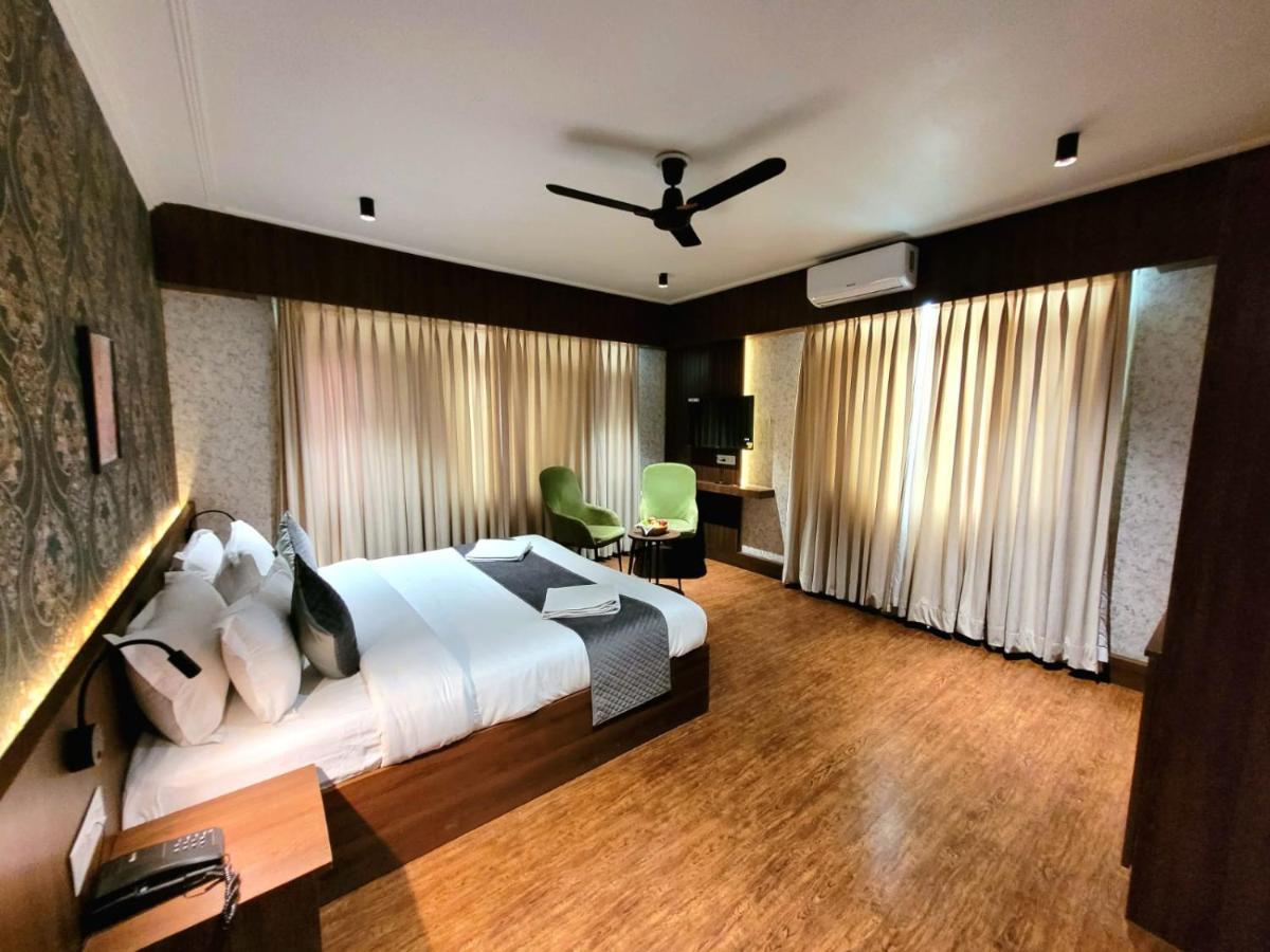 Hotel Green Rooms, Vintage Luxury Near Dal Lake Сринагар Экстерьер фото
