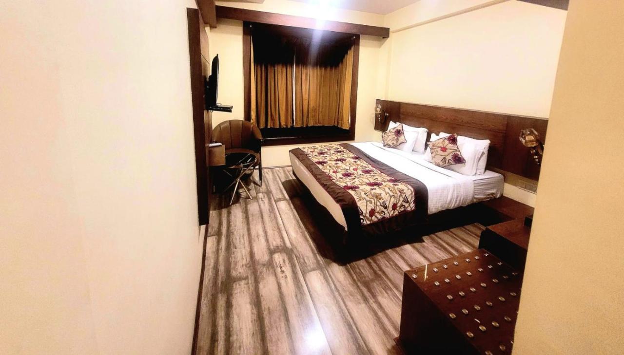 Hotel Green Rooms, Vintage Luxury Near Dal Lake Сринагар Экстерьер фото