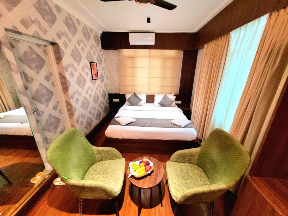 Hotel Green Rooms, Vintage Luxury Near Dal Lake Сринагар Экстерьер фото