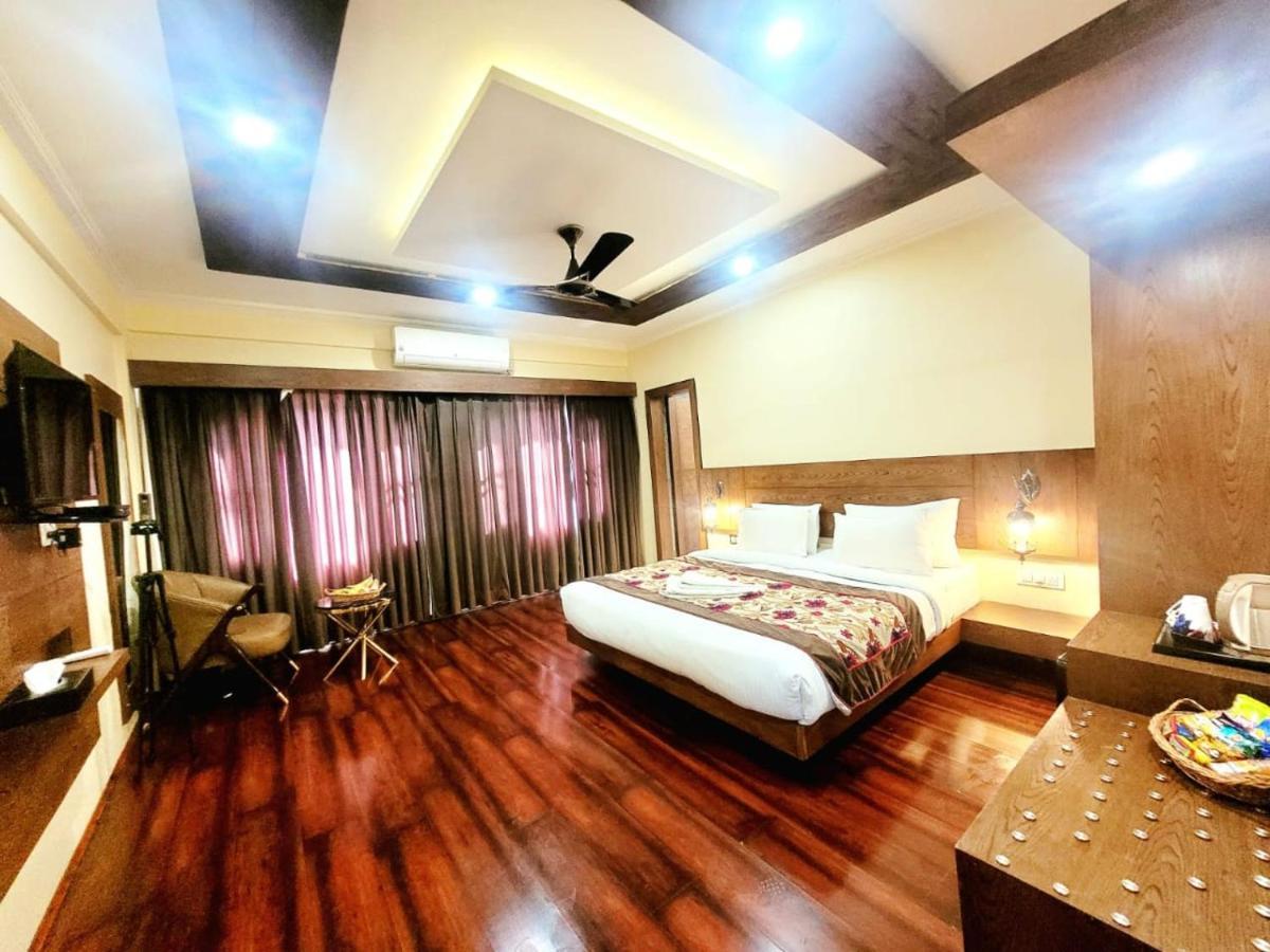 Hotel Green Rooms, Vintage Luxury Near Dal Lake Сринагар Экстерьер фото