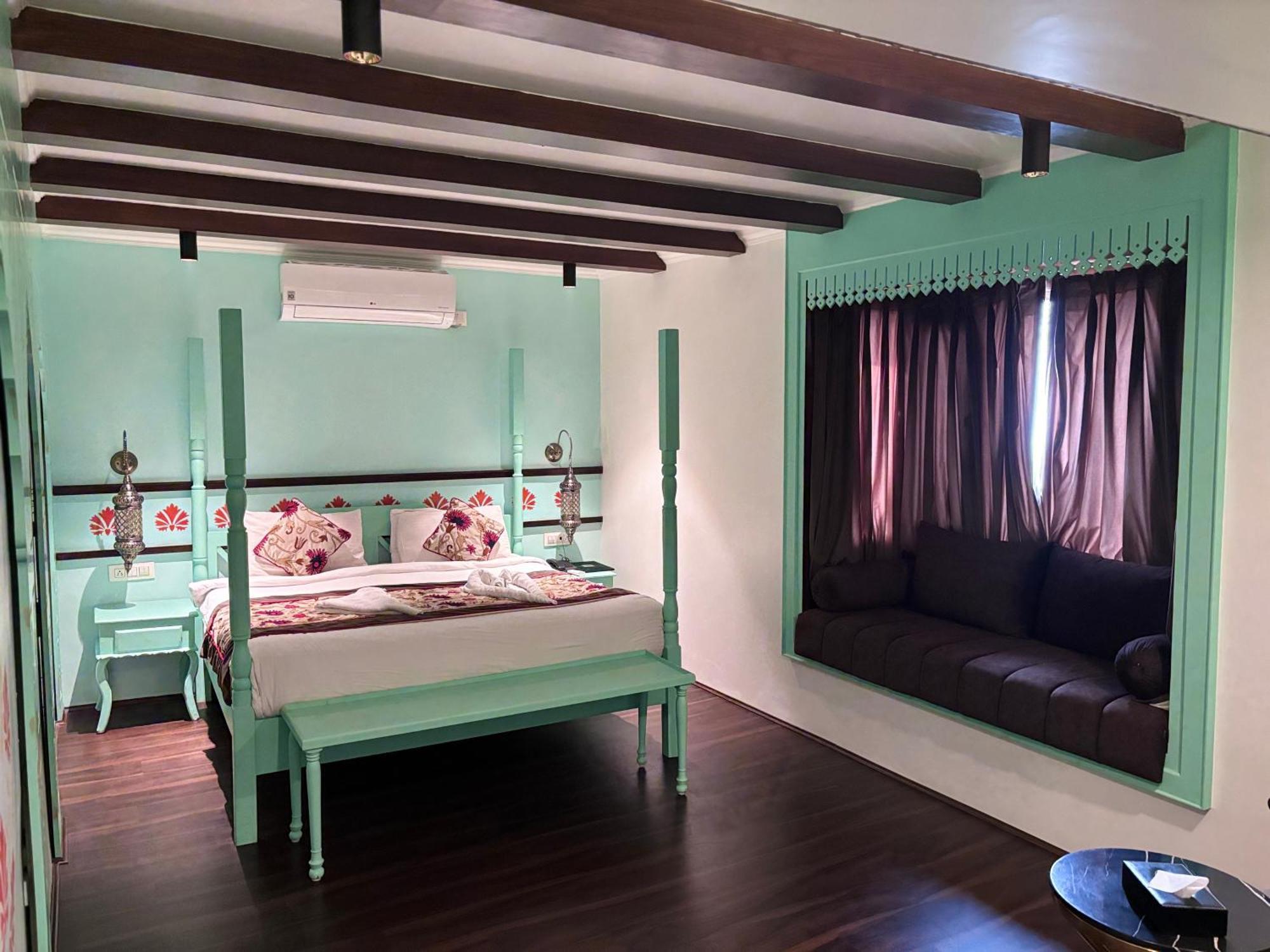Hotel Green Rooms, Vintage Luxury Near Dal Lake Сринагар Экстерьер фото