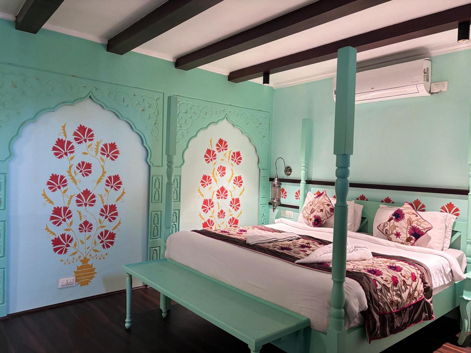 Hotel Green Rooms, Vintage Luxury Near Dal Lake Сринагар Экстерьер фото