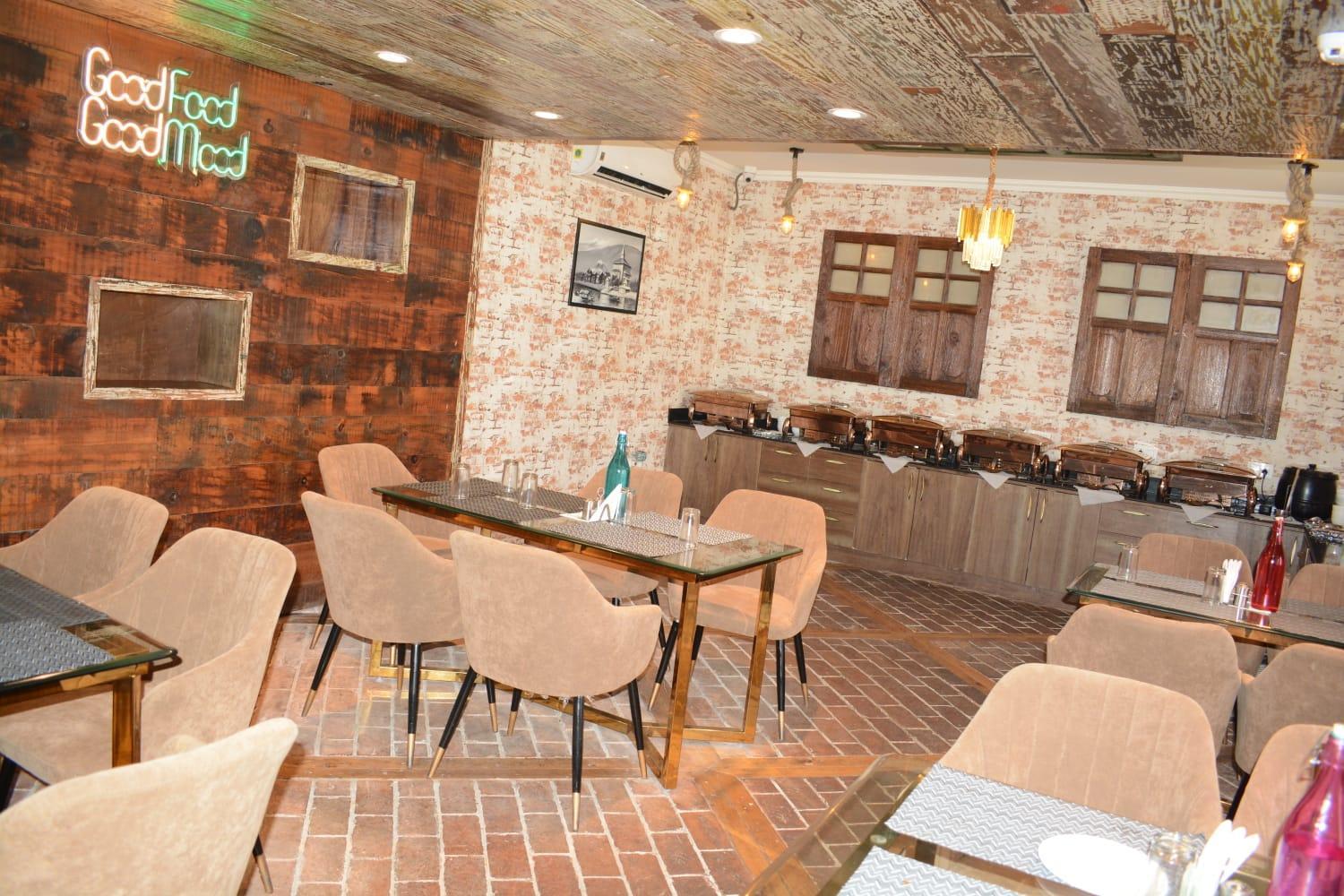 Hotel Green Rooms, Vintage Luxury Near Dal Lake Сринагар Экстерьер фото